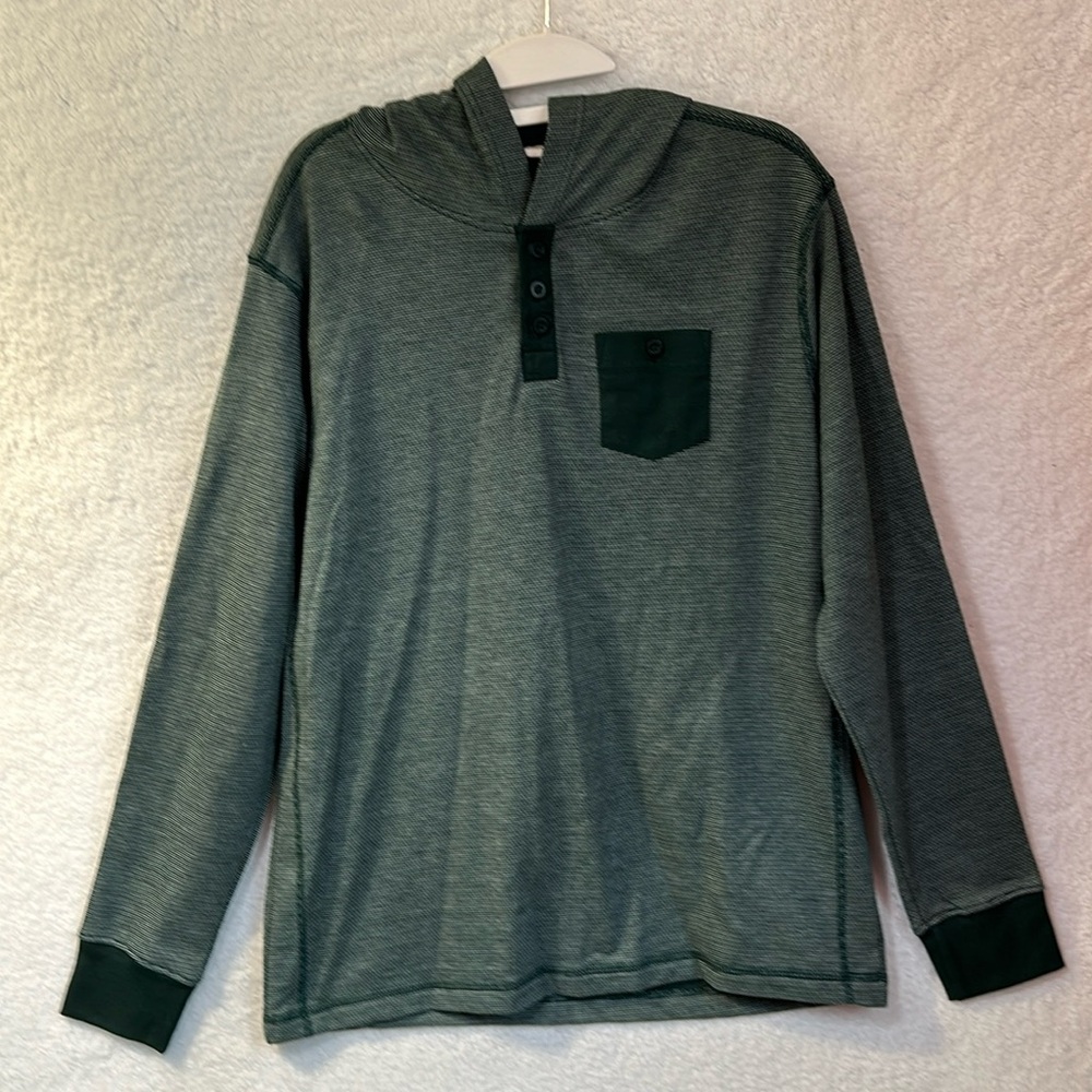 NWT’s First Wave Boys Hoodie Size 18/20